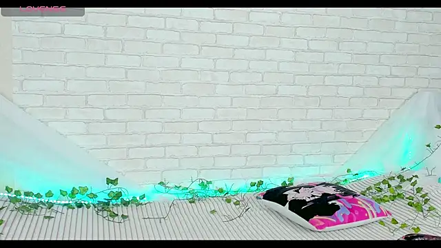 LinaKenny online show from March 2026 05:18:02 PM