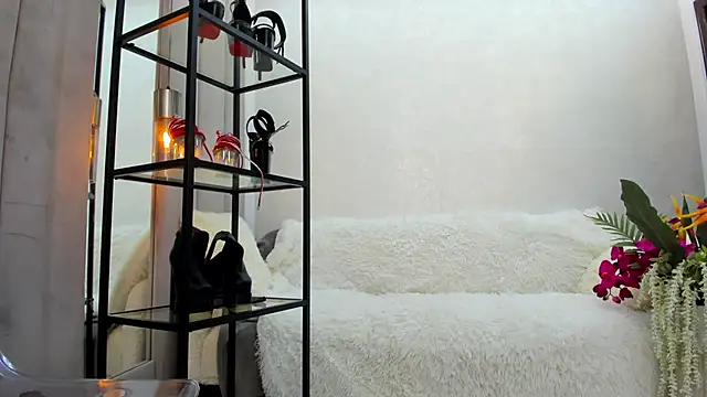 Britney Charm  online show from April 2026 06:22:01 AM