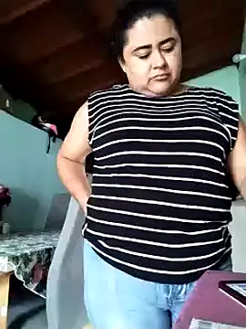 Snapshot of Monseratte21 chatting on February 2025 06:33:01 PM Monseratte21 online show from February 2025 06:33:01 PM