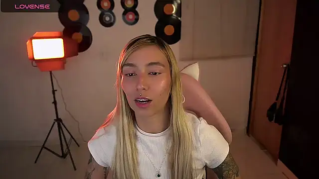 Saucy Jenn online show from April 2026 03:44:02 AM