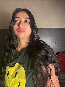 Valentinne z online show from April 2026 10:41:02 AM