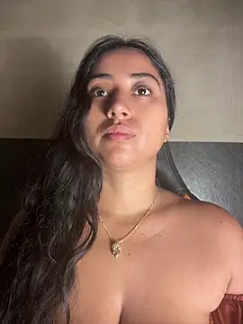 Snapshot of Valentinne_z chatting on May 2026 10:21:01 AM Valentinne z online show from May 2026 10:21:01 AM