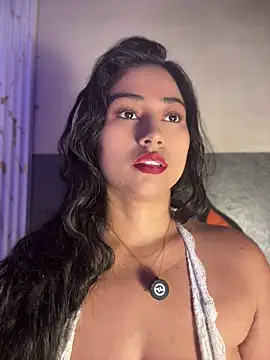Snapshot of Valentinne_z chatting on June 2026 10:29:01 AM Valentinne z online show from June 2026 10:29:01 AM