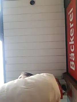 Snapshot of saharaheiss chatting on January 2025 10:20:01 AM saharaheiss online show from January 2025 10:20:01 AM