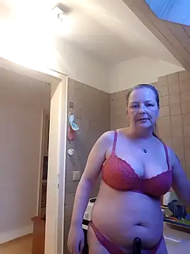 Snapshot of saharaheiss chatting on February 2025 04:44:01 PM saharaheiss online show from February 2025 04:44:01 PM