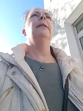 Snapshot of saharaheiss chatting on March 2025 10:38:02 AM saharaheiss online show from March 2025 10:38:02 AM