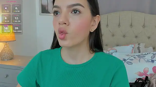 Snapshot of Beautyari_ chatting on April 2026 12:32:01 PM Beautyari online show from April 2026 12:32:01 PM