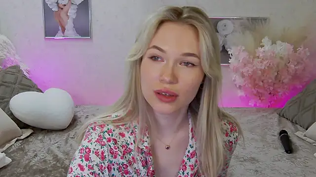 Snapshot of Veronika_Mitchel chatting on March 2025 01:46:01 AM Veronika Mitchel online show from March 2025 01:46:01 AM