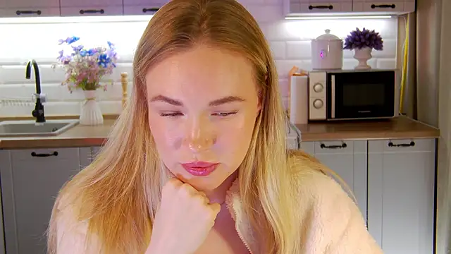 Snapshot of Veronika_Mitchel chatting on September 2025 05:40:02 PM Veronika Mitchel online show from September 2025 05:40:02 PM