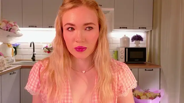 Snapshot of Veronika_Mitchel chatting on November 2025 03:04:01 PM Veronika Mitchel online show from November 2025 03:04:01 PM