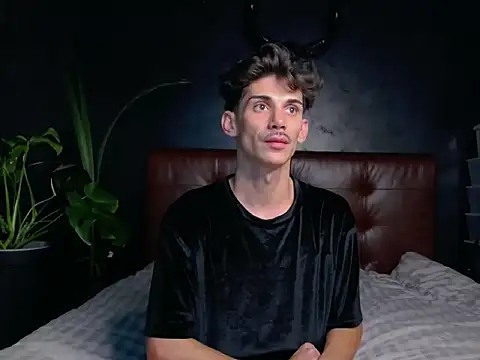 DanielCrush1 online show from October 2025 06:17:02 PM