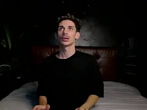 DanielCrush1 online show from October 2025 07:03:01 PM