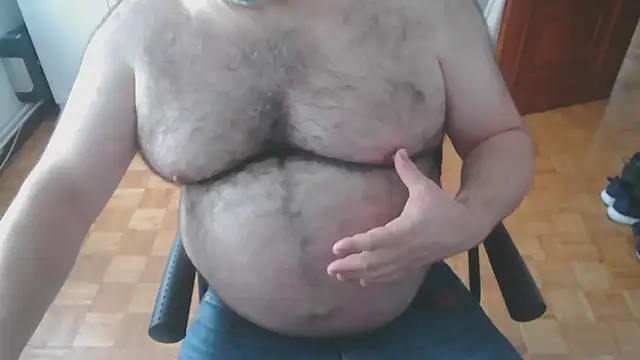 mikeyhotbear online show from October 2025 12:39:02 PM