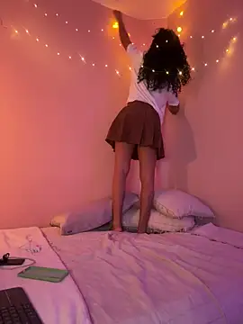 GabriSaenz online show from December 2024 09:12:02 PM