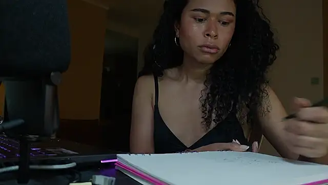 GabriSaenz online show from January 2025 01:15:01 AM