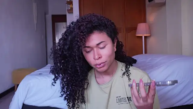 GabriSaenz online show from April 2026 12:44:02 PM