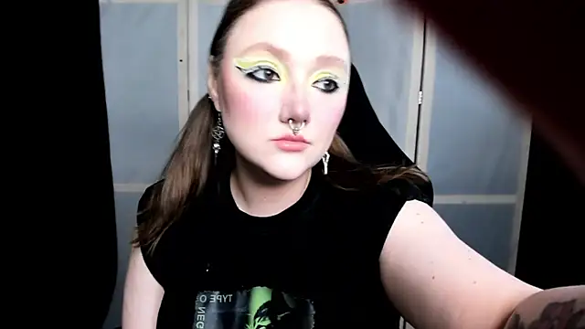 Snapshot of YourDyingBride chatting on November 2025 05:07:02 AM YourDyingBride online show from November 2025 05:07:02 AM