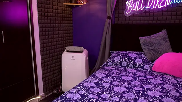 bull vixen2001 online show from July 2026 12:09:02 PM