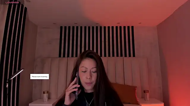 Snapshot of ErikaBenz_ chatting on May 2026 12:33:02 PM ErikaBenz online show from May 2026 12:33:02 PM