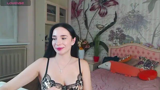 Snapshot of AliciaBow chatting on December 2024 04:31:01 PM AliciaBow online show from December 2024 04:31:01 PM