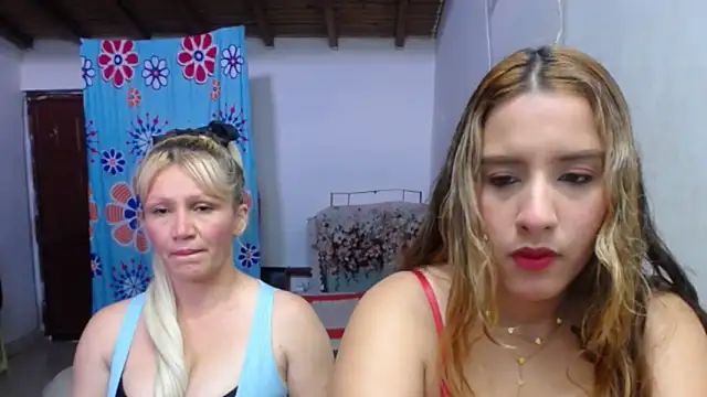 Snapshot of Nicolle_Milf chatting on October 2025 06:40:02 PM Nicolle Milf online show from October 2025 06:40:02 PM
