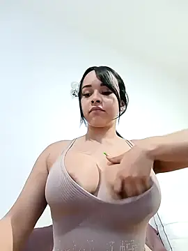 LindaGarcia22 online show from December 2024 04:22:01 AM