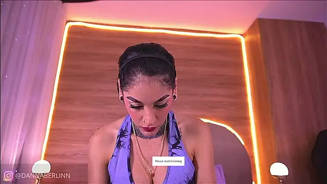 Snapshot of danna_berlin_ chatting on February 2026 07:18:01 PM danna berlin online show from February 2026 07:18:01 PM