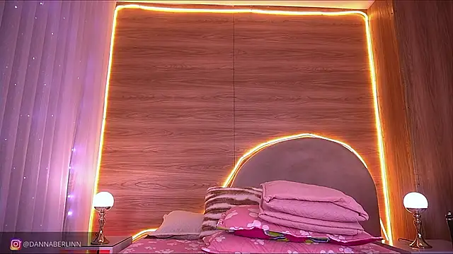 Snapshot of danna_berlin_ chatting on February 2026 07:20:02 PM danna berlin online show from February 2026 07:20:02 PM