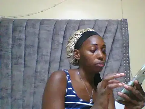 Snapshot of Dizzydose chatting on May 2026 05:07:01 PM Dizzydose online show from May 2026 05:07:01 PM
