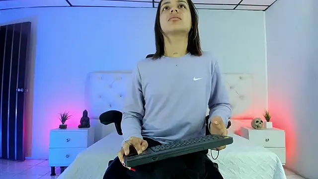 Snapshot of Aron_cruz chatting on October 2025 01:12:02 PM Aron cruz online show from October 2025 01:12:02 PM