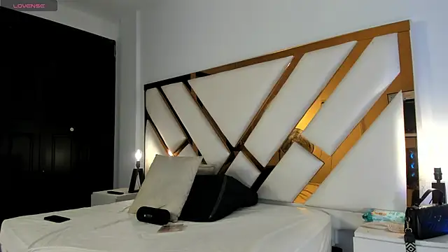 Aron cruz online show from April 2026 01:12:01 PM