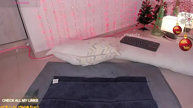 ohyesly  online show from December 2025 09:58:02 AM