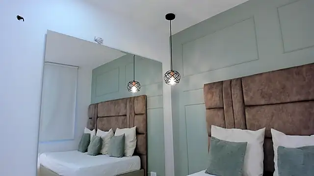 princesaparis online show from January 2025 11:49:02 AM