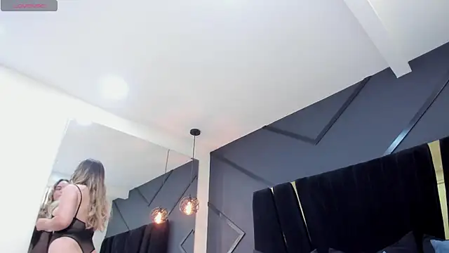 princesaparis online show from March 2026 05:19:02 PM