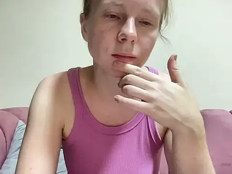 SweetLucy96 online show from September 2025 06:51:01 PM