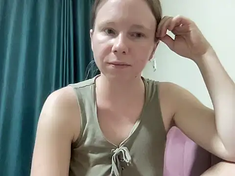 SweetLucy96 online show from October 2025 05:15:02 PM