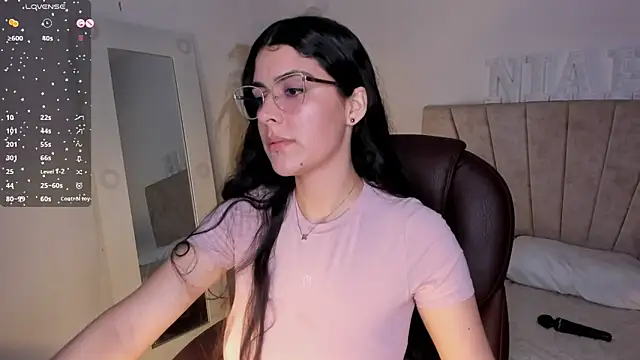Snapshot of _Niah_ chatting on February 2025 09:20:02 PM Niah online show from February 2025 09:20:02 PM