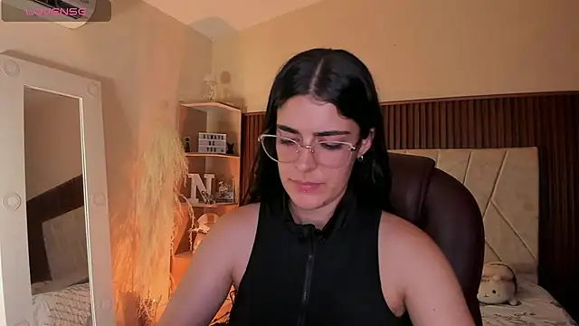 Snapshot of _Niah_ chatting on October 2025 07:44:02 PM Niah online show from October 2025 07:44:02 PM
