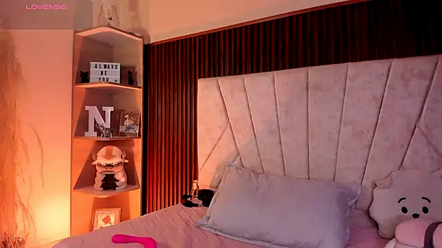  Niah  online show from November 2025 08:08:02 PM