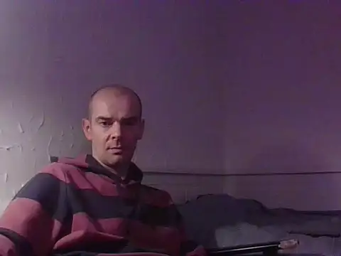 Snapshot of BadRec40 chatting on February 2026 05:41:01 PM BadRec40 online show from February 2026 05:41:01 PM