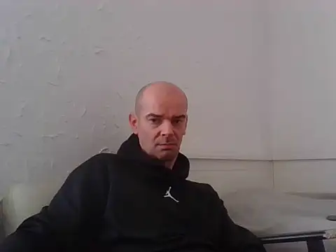 Snapshot of BadRec40 chatting on March 2026 11:02:01 AM BadRec40 online show from March 2026 11:02:01 AM