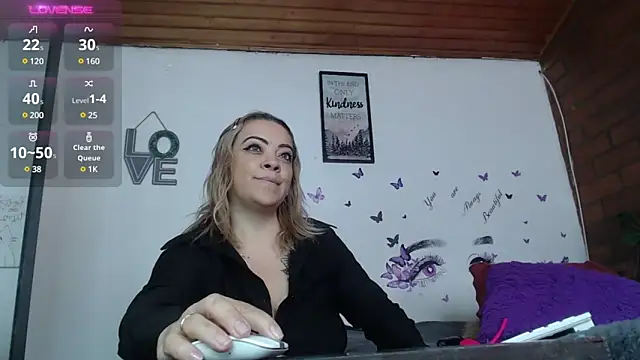 Snapshot of LIila28six chatting on January 2025 07:49:01 PM LIila28six online show from January 2025 07:49:01 PM