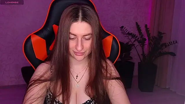 Elishka  online show from September 2025 08:43:02 PM