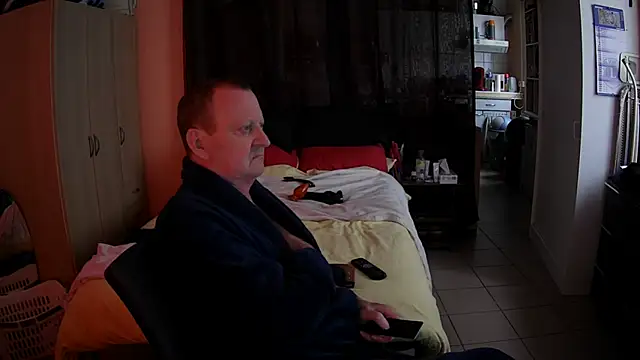 passifsoumis1963 online show from November 2025 10:04:02 AM