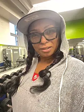 Snapshot of MSweetLindaParks chatting on February 2025 12:04:02 PM MSweetLindaParks online show from February 2025 12:04:02 PM