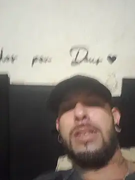 Snapshot of Bulldog2122 chatting on October 2025 05:37:01 AM Bulldog2122 online show from October 2025 05:37:01 AM