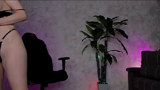 Emma7 online show from June 2026 02:14:02 AM