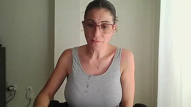 Sanada hot online show from November 2025 10:16:01 AM