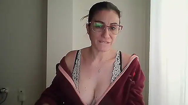 Sanada hot online show from November 2025 08:48:02 AM