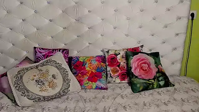 DoraMay online show from November 2025 07:58:01 PM